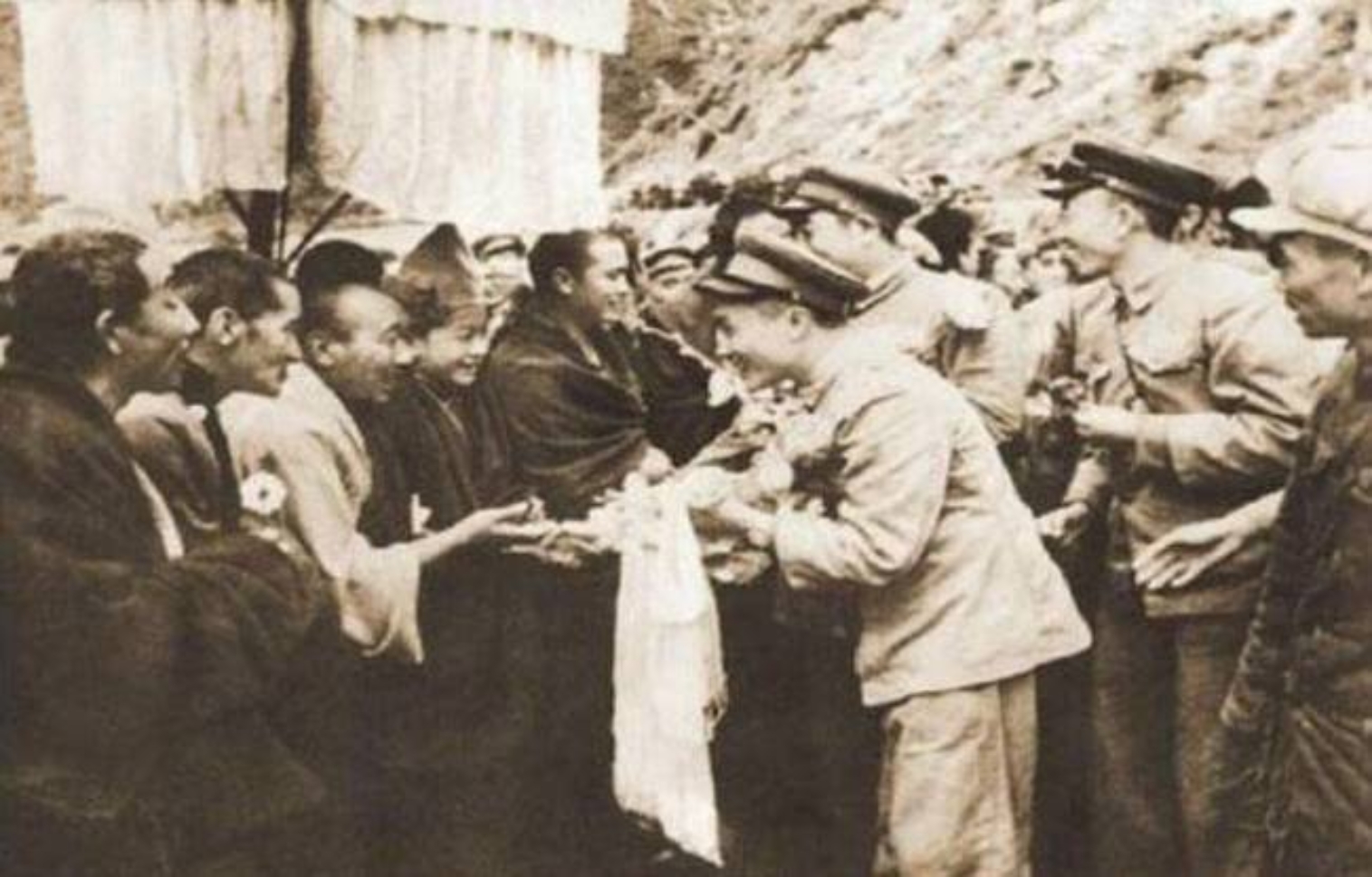 十个瞬间：影像背后的西藏70年变化_新华社